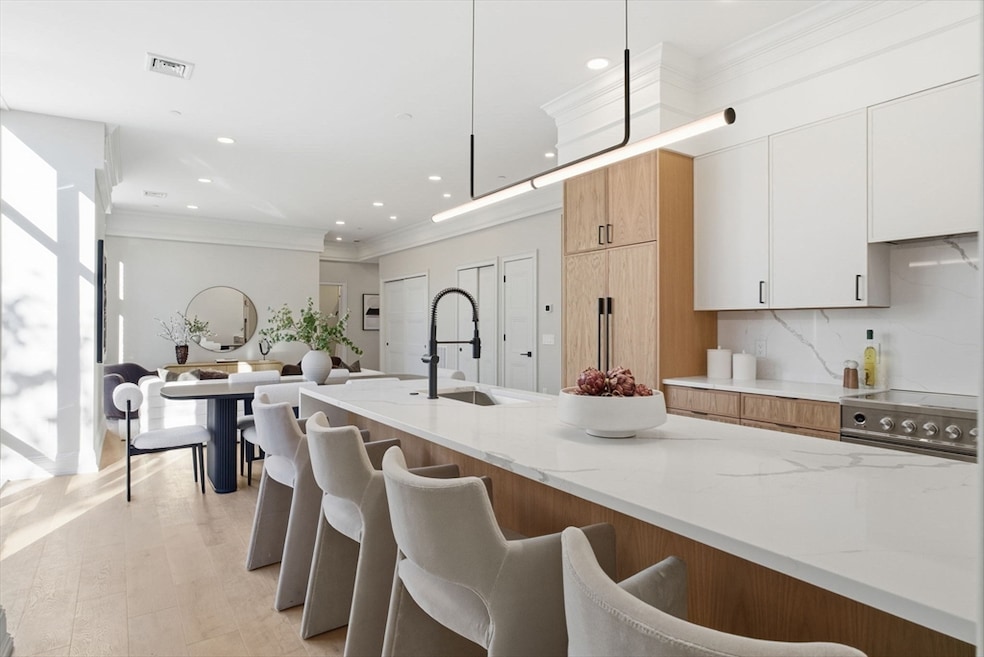 For Sale $1,299,990 • Co-Listing Agent