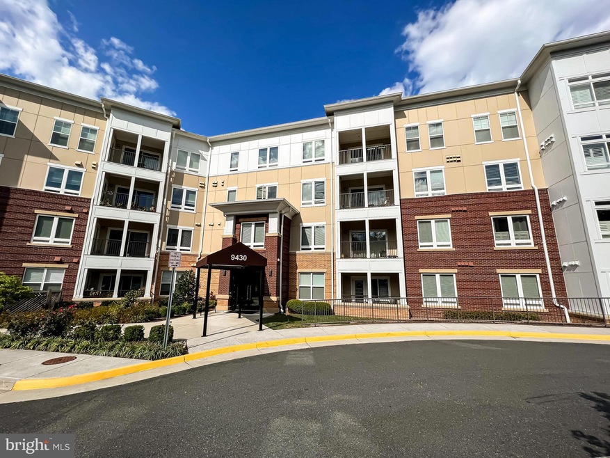 9430 Silver King Ct unit 402, Fairfax, VA 22031 - photo 1