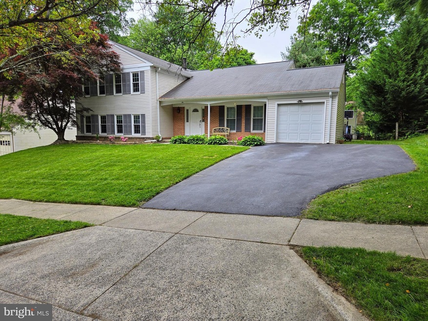 6 Treworthy Rd, Gaithersburg, MD 20878 - photo 1