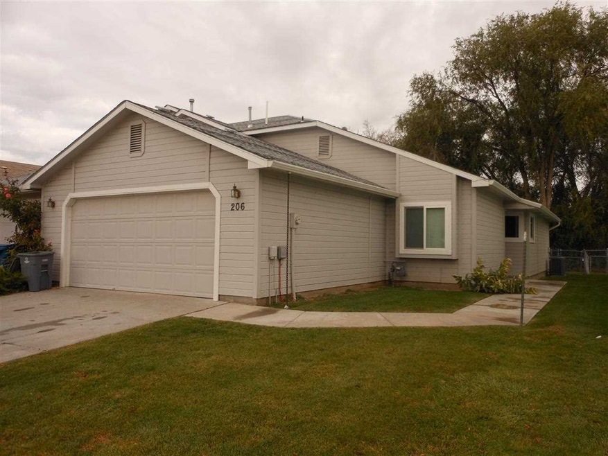 206 S Valley Dr, Nampa, ID 83686 - photo 1