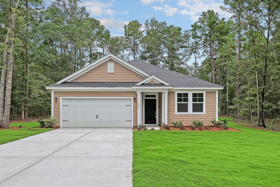 01 Alexander LC Exterior