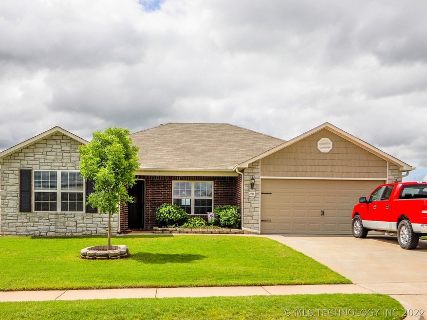 2705 W El Dorado St, Broken Arrow, OK 74011 - photo 1