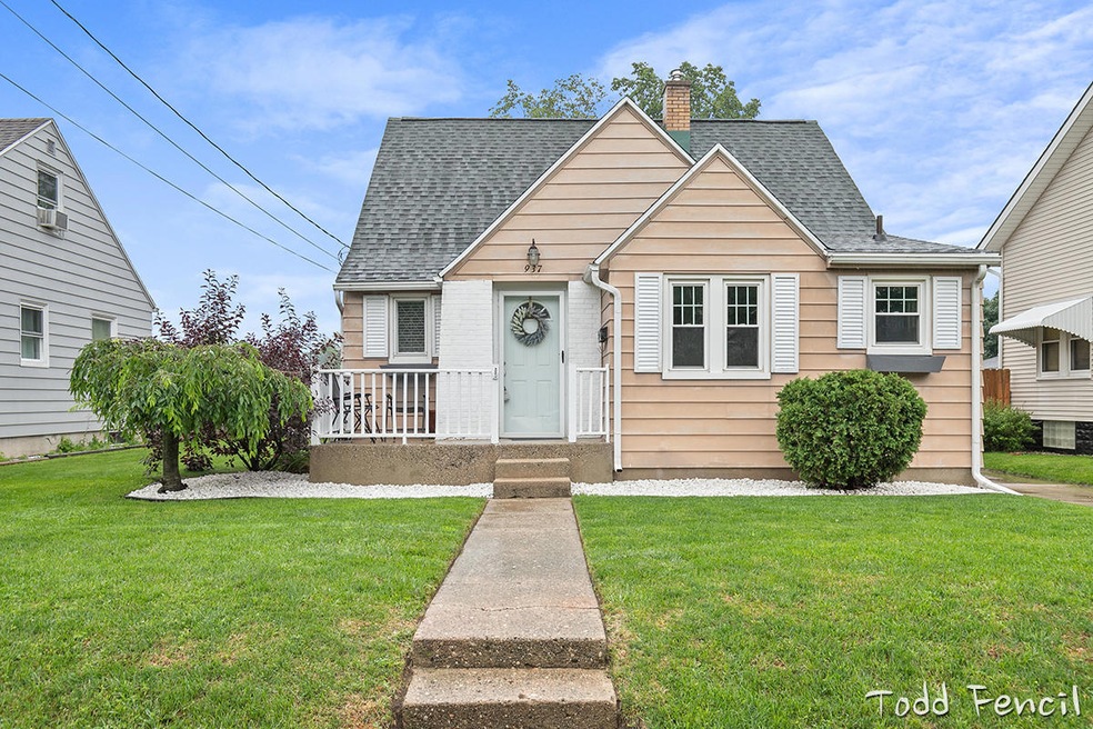 937 Aberdeen St NE, Grand Rapids, MI 49505 - photo 1