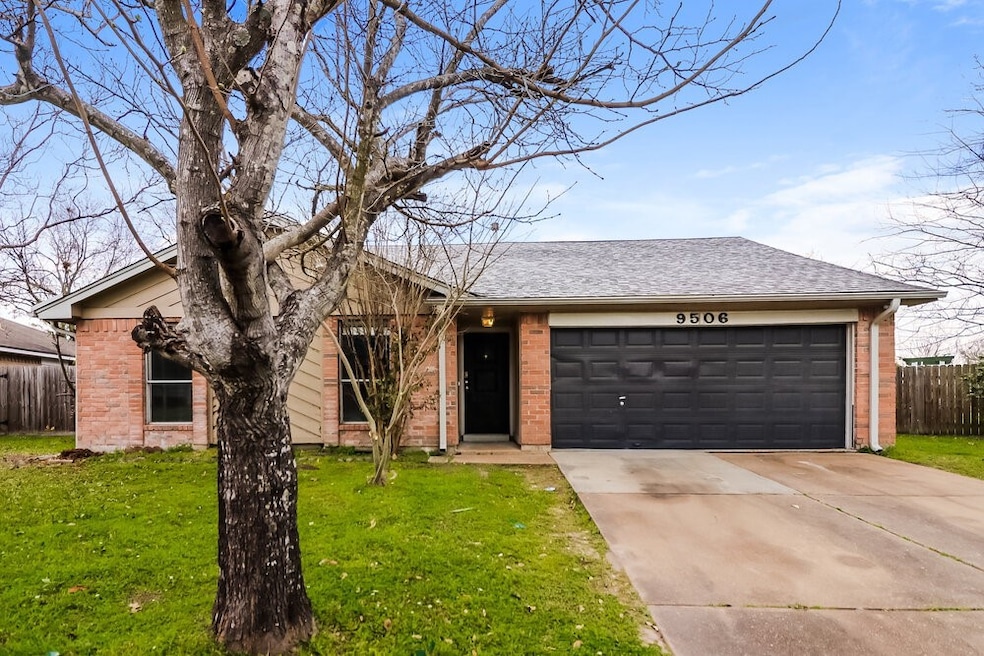 9506 Lost Eagle Dr, Houston, TX 77064 - photo 1