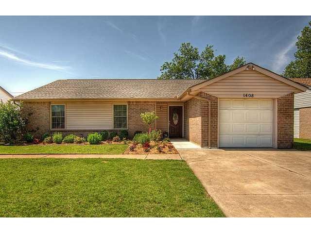 1408 NE 4th St, Moore, OK 73160 - photo 1