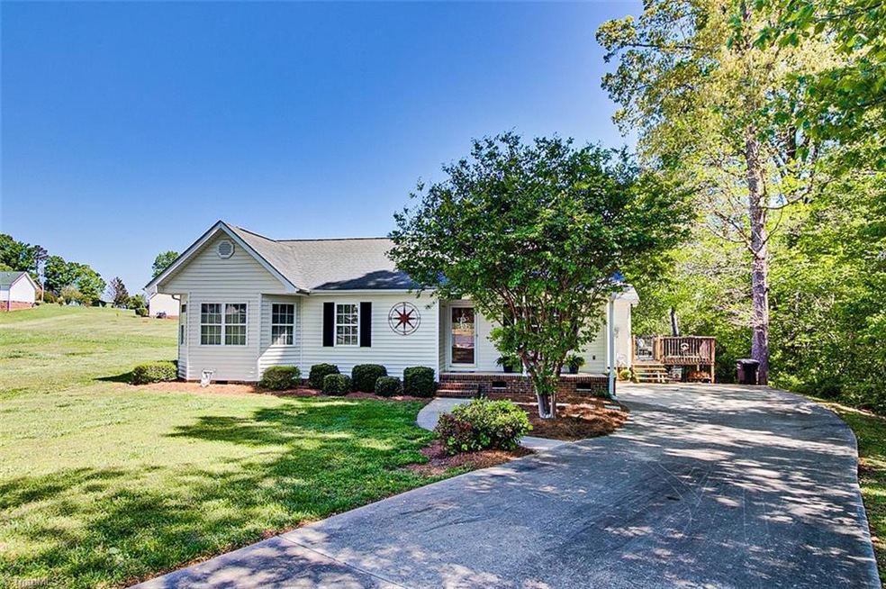 2497 Linnie Ct, Asheboro, NC 27205 - photo 1