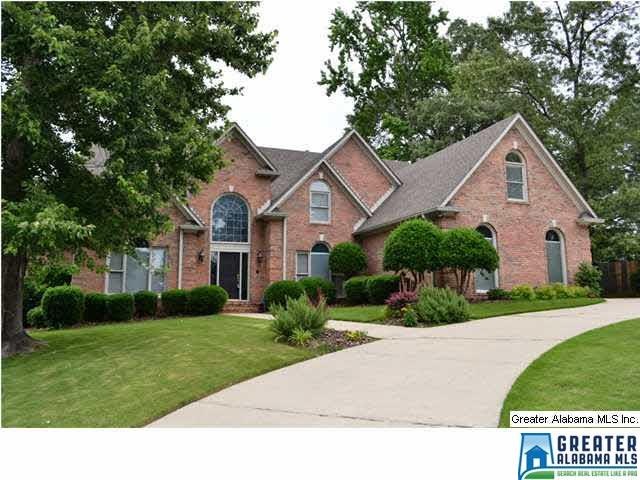 You will love this beautifully updated 5BR/3.5BA b