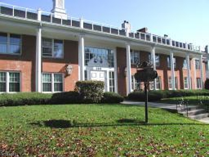 260 Prospect St unit 22C, Westfield, NJ 07090 - photo 1