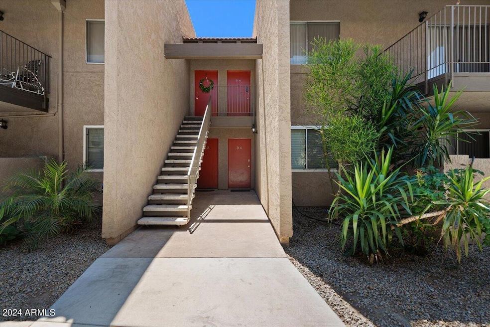 03-Front walkway