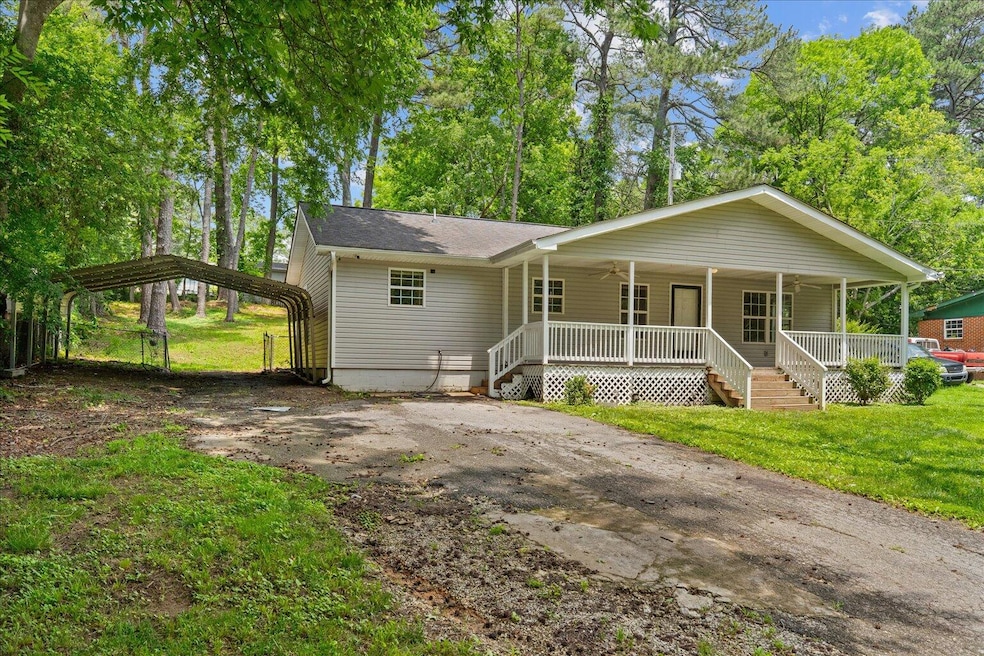 724 Shelly Ln, Rossville, GA 30741 - photo 1