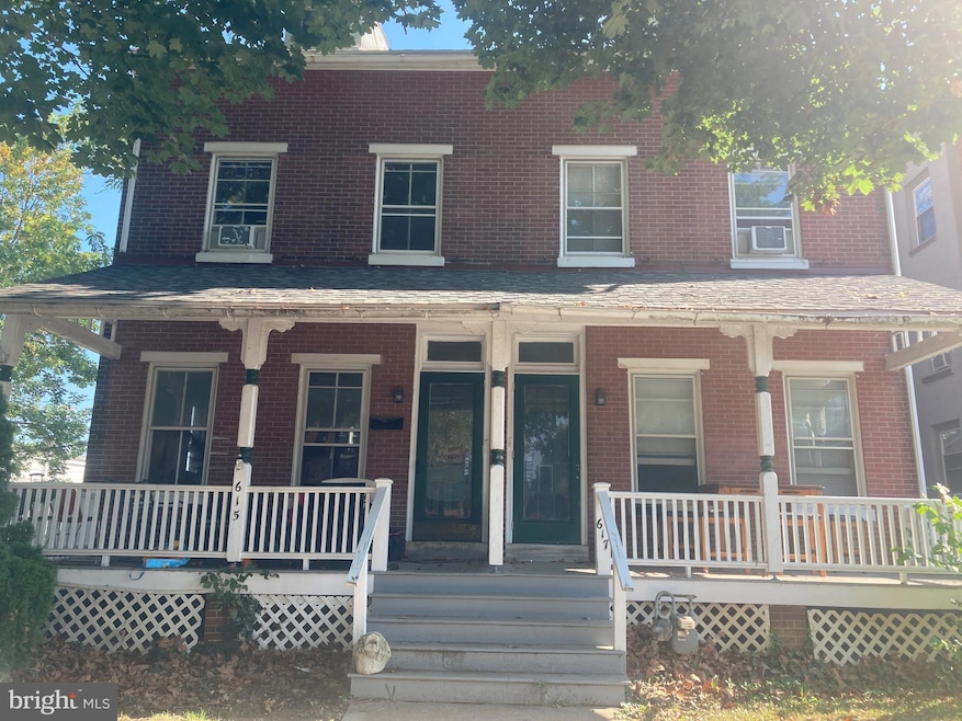 Under Contract $1,025,000