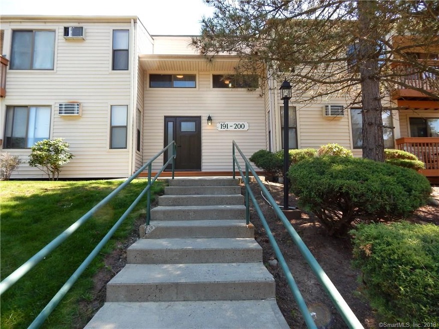 200 Woodland Dr unit 200, Cromwell, CT 06416 - photo 1