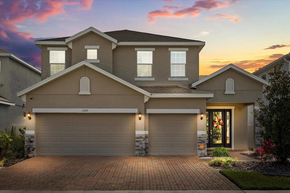 Built in 2019 this beautiful East Orlando home in the Verona community delivers 4-bedrooms, that include a MAIN FLOOR PRIMARY SUITE, 2-full and one convenient half bath, a FORMAL or FLEX space, open modern kitchen, fenced yard and 3-CAR GARAGE!