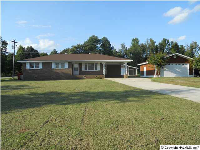 7665 Simpson Point Rd, Grant, AL 35747 - photo 1