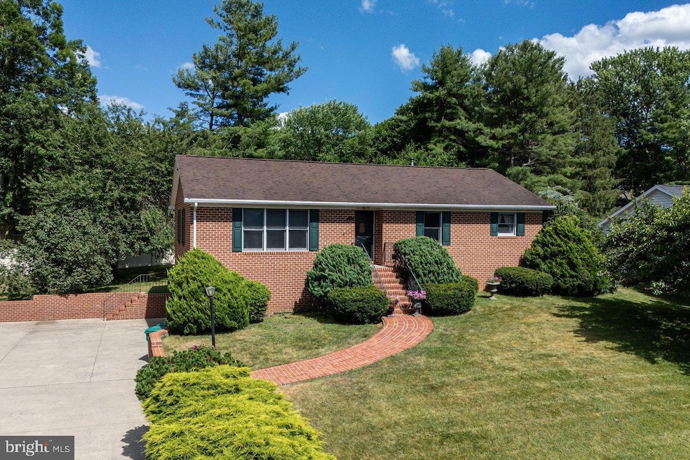 405 Sugar Maple Ln, Harrisonburg, VA 22801 - photo 1