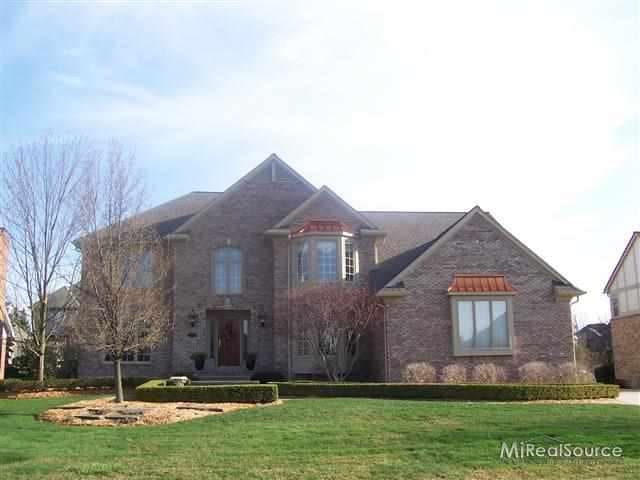 3673 Hollenshade Dr, Rochester Hills, MI 48306 - photo 1