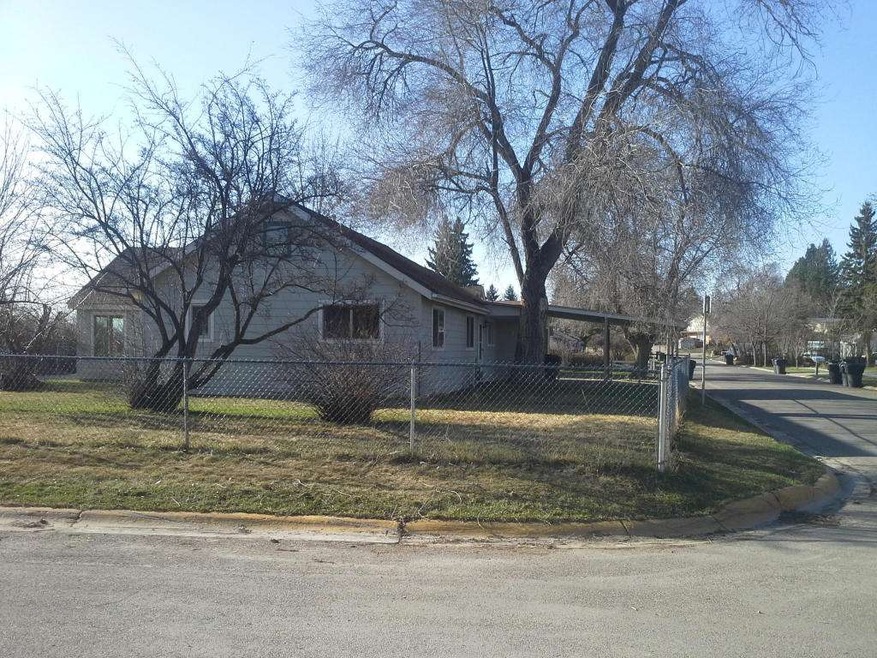 1205 4th Ave 059