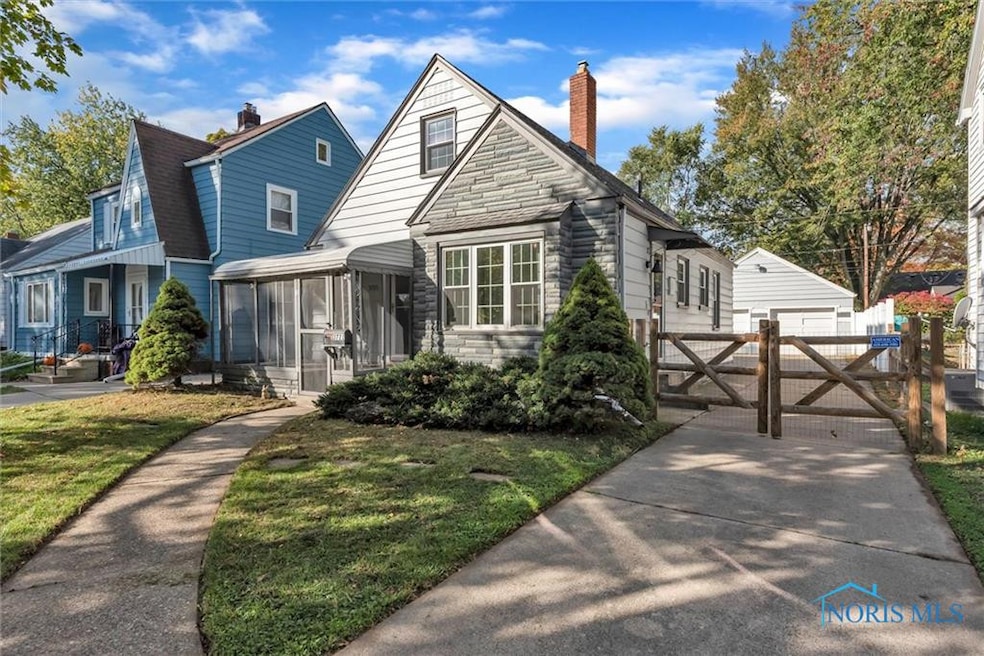 3721 Roanoke Rd, Toledo, OH 43613 - photo 1