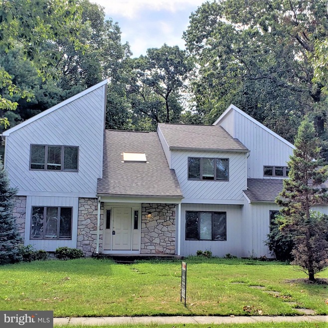 27 Remington Cir, Princeton Junction, NJ 08550 - photo 1