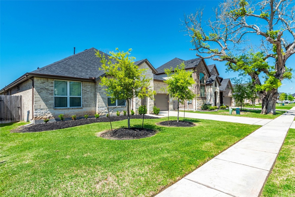 2547 Ravenna Ct, Friendswood, TX 77546 - photo 1