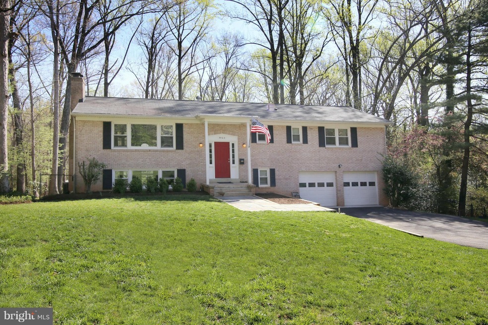 9102 Santayana Dr, Fairfax, VA 22031 - photo 1