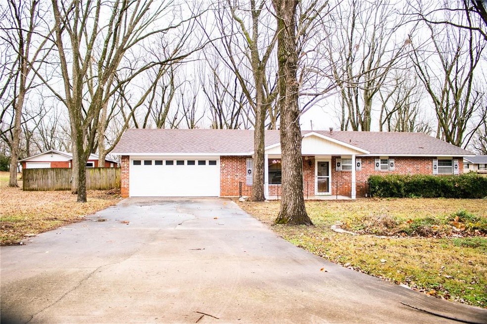 201 S Border St, Prairie Grove, AR 72753 - photo 1