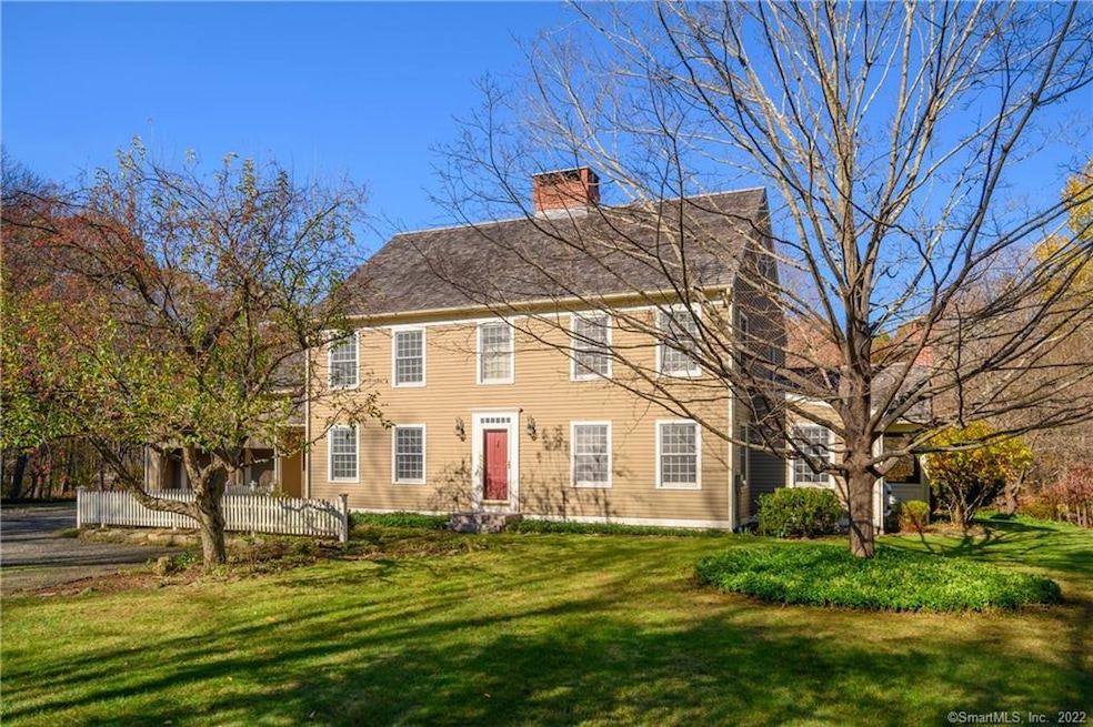 18 Fox Run Ln, Newtown, CT 06470 - photo 1