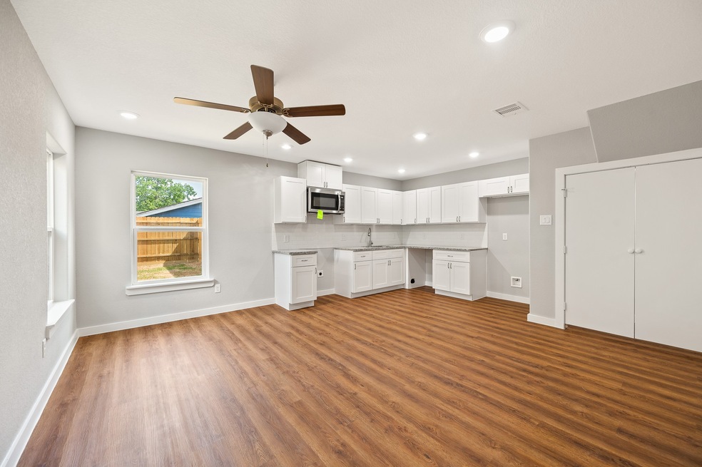 7413 Shotwell St, Houston, TX 77028 - photo 1