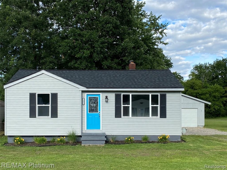 3452 Mills Acres St, Flint, MI 48506 - photo 1