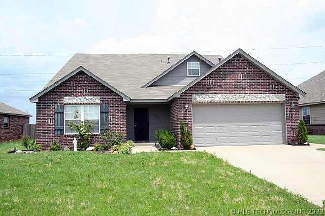 Charming & immaculate in fabulous Broken Arrow-Nor