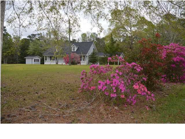 beautiful landscaping & flowers