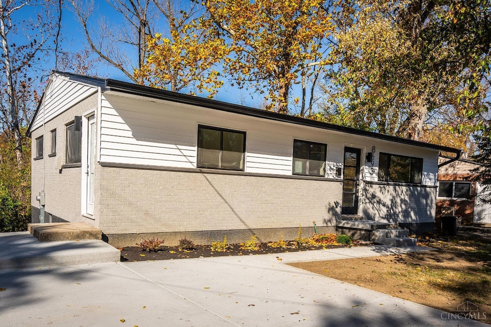 8693 Mockingbird Ln, Cincinnati, OH 45231 - photo 1