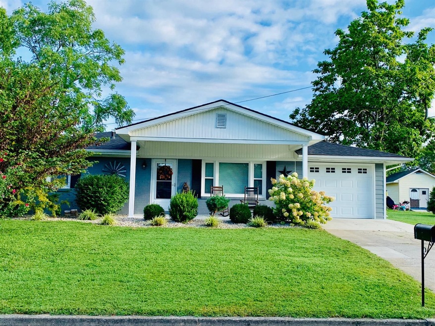 102 Wilson St, Berea, KY 40403 - photo 1