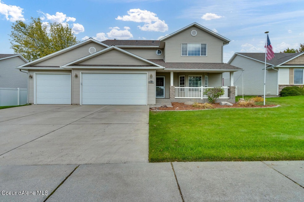 1Front of home.jpg-vsuniqueid-614c91bb35