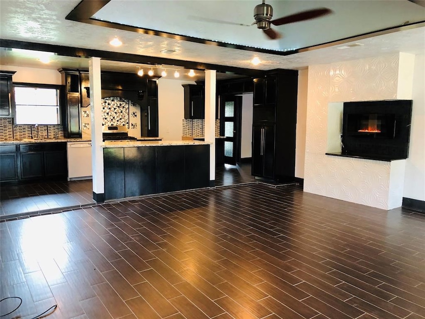 6374 French Chateau Dr, Houston, TX 77088 - photo 1