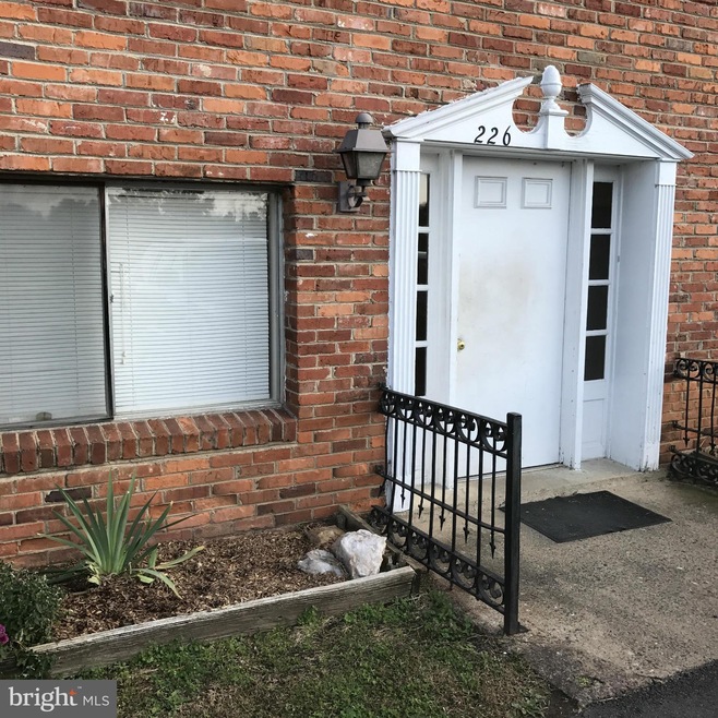 226 W Cameron St unit 6, Culpeper, VA 22701 - photo 1