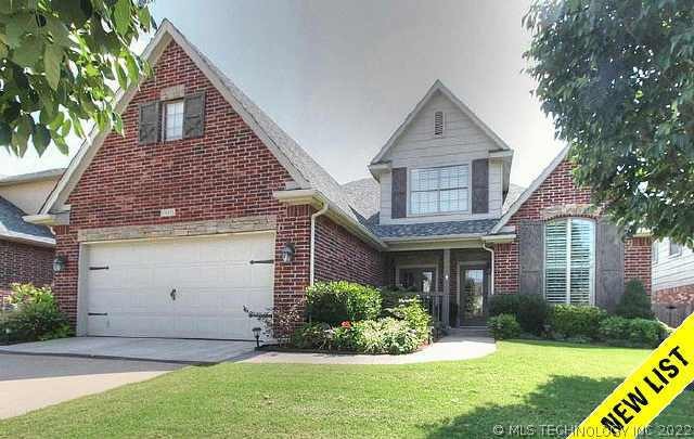 HOME for the Holidays! Full Brick w/ Stone Accents