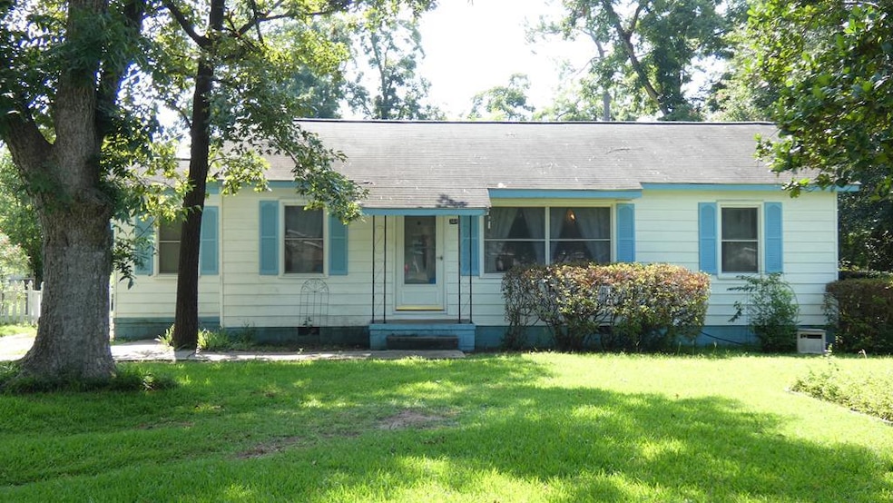 304 N Ingleside Dr, Albany, GA 31707 - photo 1