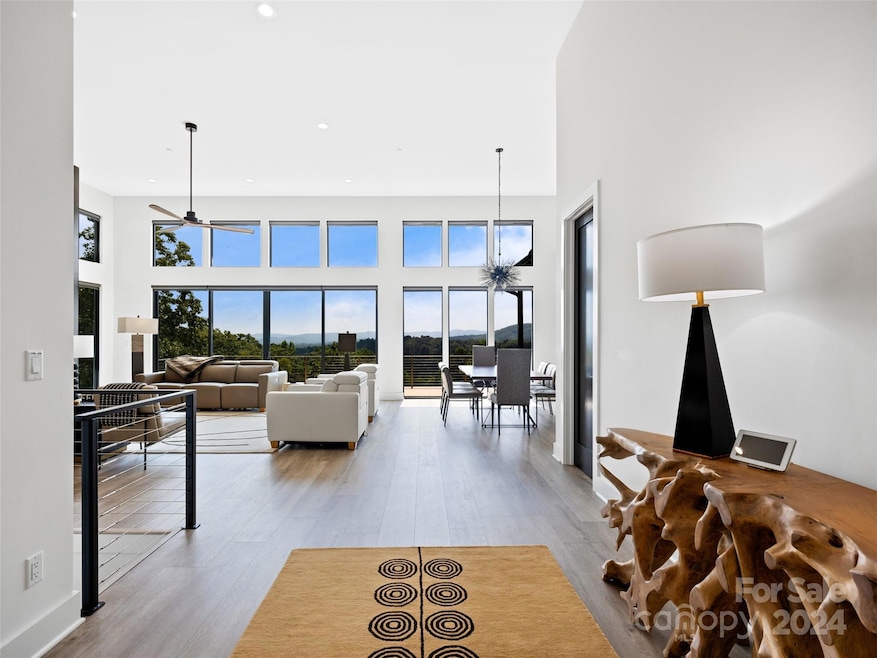 Sold $1,575,000 • Co-Listing Agent