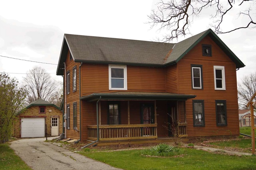 2742 Thinnes St, Cross Plains, WI 53528 - photo 1