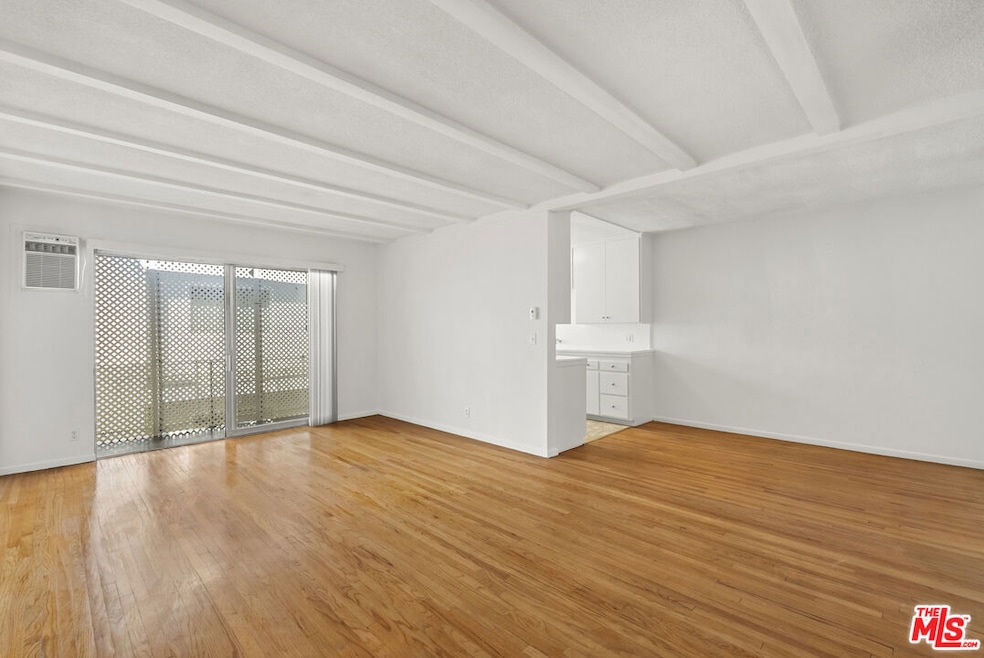 923 N San Vicente Blvd unit 6, West Hollywood, CA 90069 - photo 1