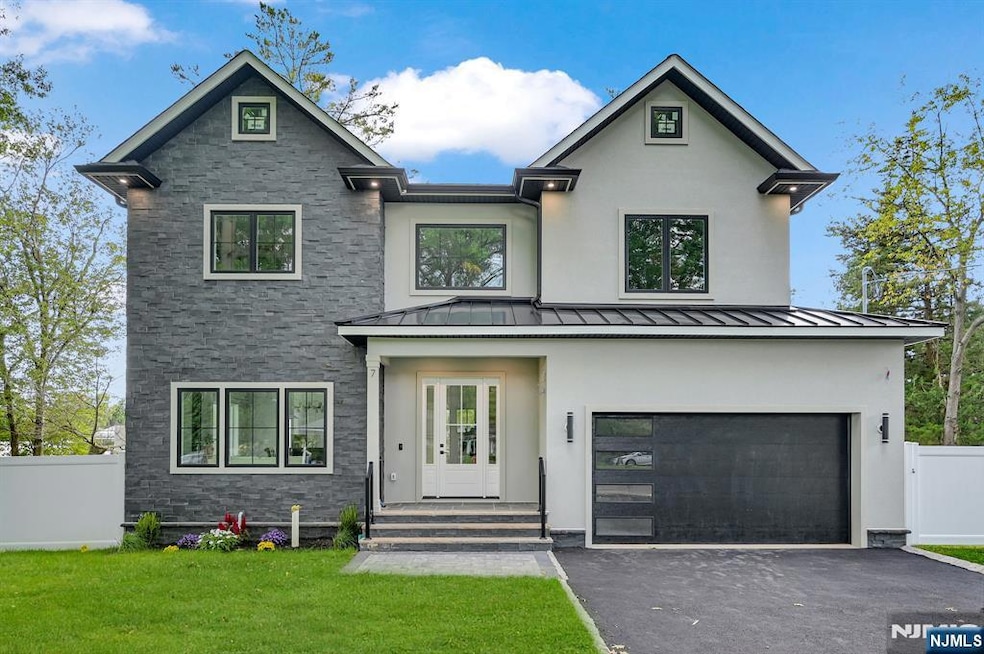 For Sale $2,988,000 • Co-Listing Agent