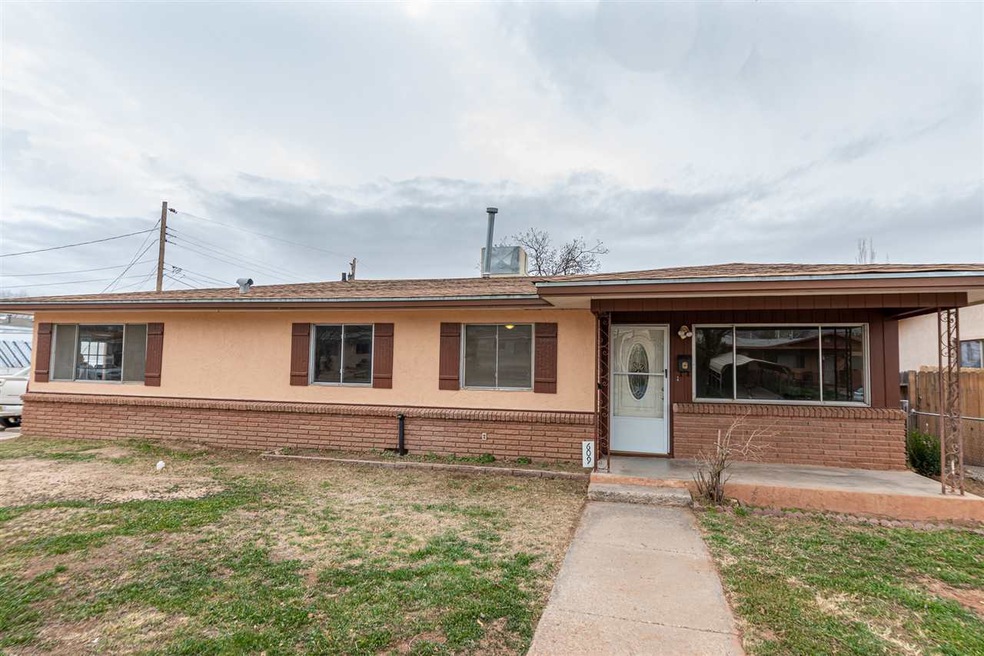609 Madison Ave, Alamogordo, NM 88310 - photo 1