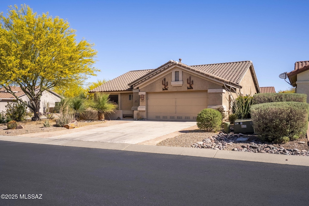 1-web-or-mls-2177-e-apache-springs-ln