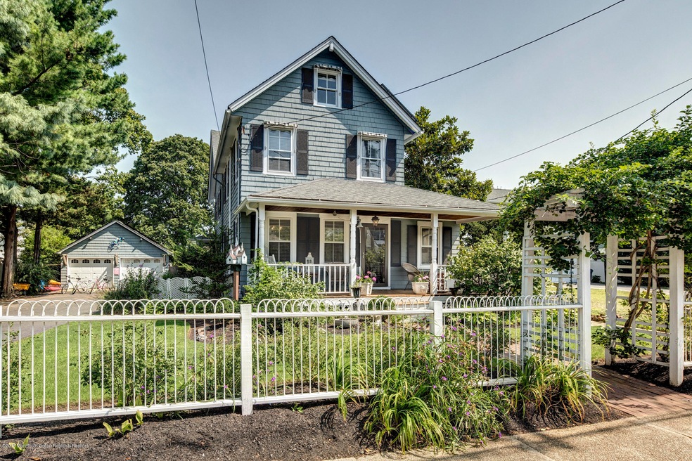 01_House Front-6