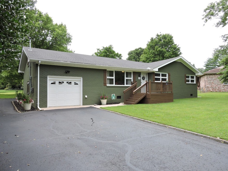 902 Sycamore Dr, Manchester, TN 37355 - photo 1