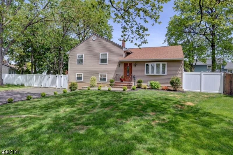 7 Kent Cir, Linden, NJ 07036 - photo 1