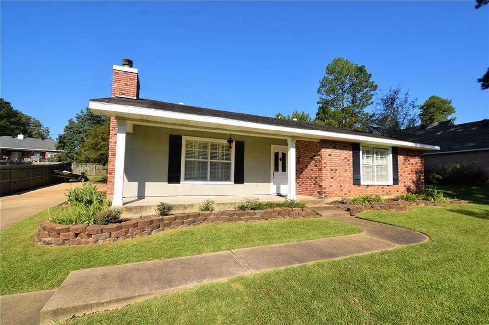 215 Dawn Dr, Pineville, LA 71360 - photo 1