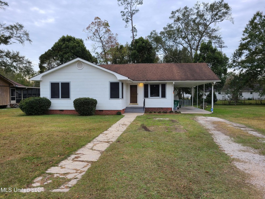 621 Second Ave, Picayune, MS 39466 - photo 1