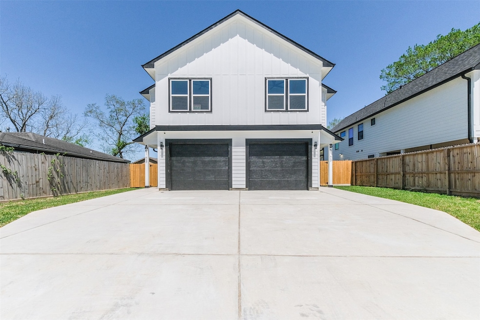 5103 Briscoe St unit B, Houston, TX 77033 - photo 1